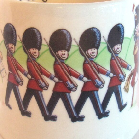 Anderton Pottery The Duke Nursery Rhyme Childs Dish Trio NWOT, Kings Guard B333 - Picture 6 of 11